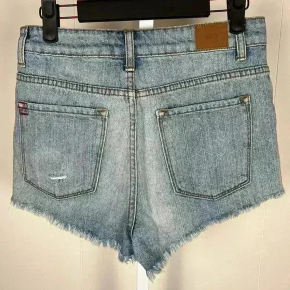 BDG High Rise Dree Cheeky Distressed Denim Shorts Size 28 - Picture 5 of 5